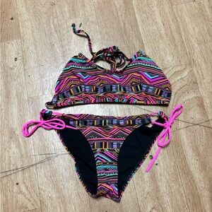 Colorful Women's Bathing Suit Matching Set - Top (small), Bottoms (Medium)